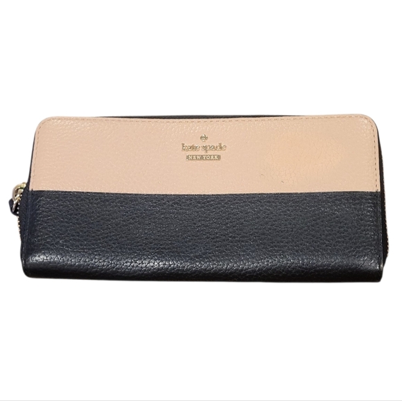 kate spade Handbags - Kate Spade Black and Cream Zip Wallet